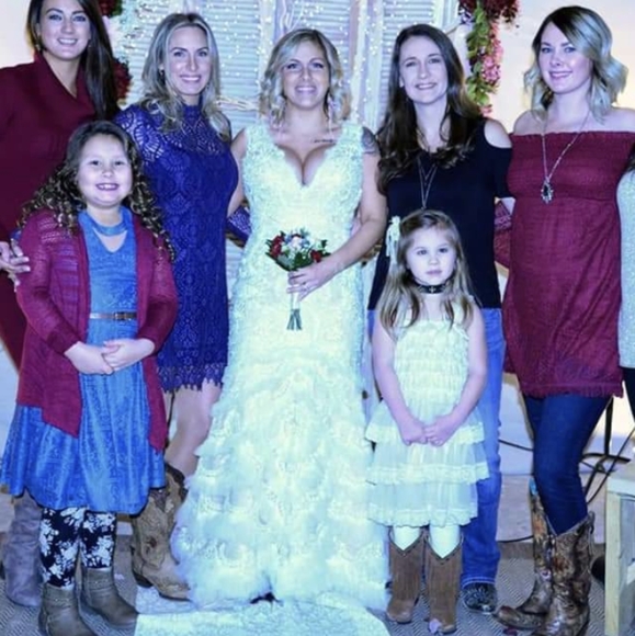 Gorgeous mauve/white Wedding Dress, size 10, intricate lace and beading - Picture 12 of 14